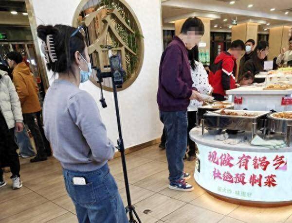  取餐瞬间变直播主角，顾客隐私屡遭挑战；商家引流莫忘法律底线！ 新闻 取餐瞬间变直播主角，顾客隐私屡遭挑战；商家引流莫忘法律底线！ 新闻 取餐瞬间变直播主角，顾客隐私屡遭挑战；商家引流莫忘法律底线！ 新闻 取餐瞬间变直播主角，顾客隐私屡遭挑战；商家引流莫忘法律底线！ 新闻 取餐瞬间变直播主角，顾客隐私屡遭挑战；商家引流莫忘法律底线！ 新闻