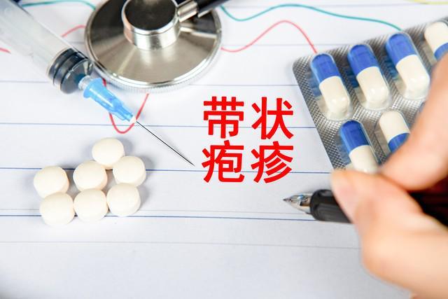 从分子机制到临床干预：系统性拆解带状疱疹病毒再激活的五重驱动