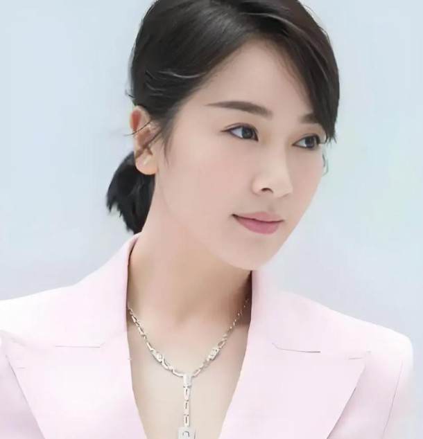从九字声明到人生主权:左小青的叙事权夺取路径深度解析 情感心理 从九字声明到人生主权:左小青的叙事权夺取路径深度解析 情感心理