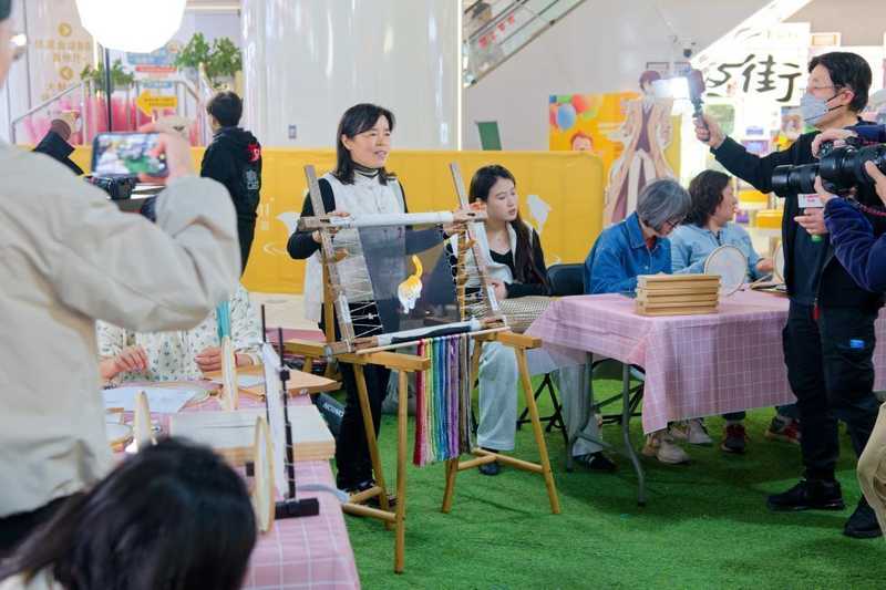 当架空层变成美术馆:东明社区用艺术点亮居民生活的温暖故事 文化旅游